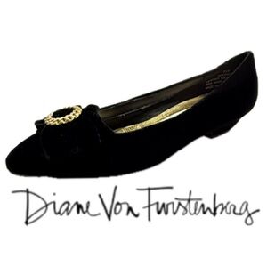 Vintage DVF DIANE VON FURSTENBERG Black Velvet Bow Gold Heel Pump Shoe 80s New